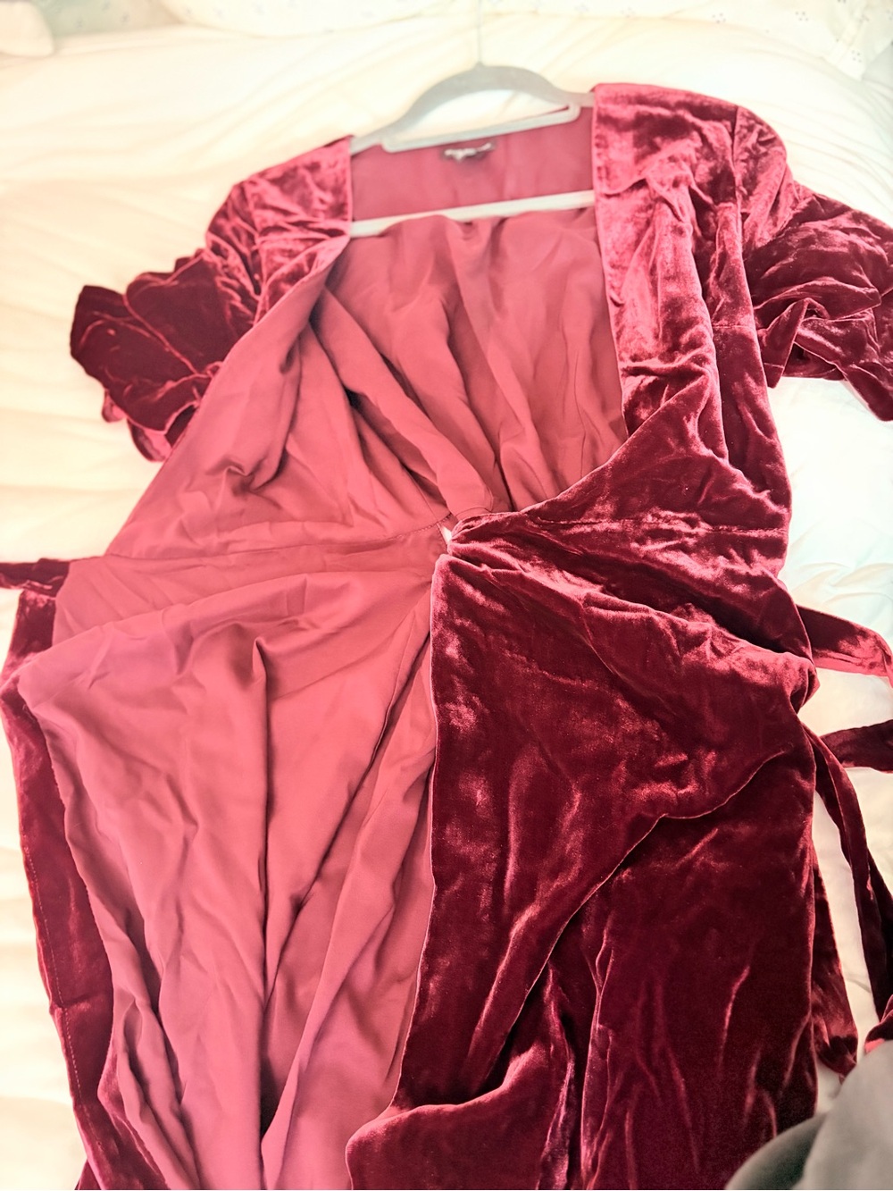Club Monaco Tay Velvet Wrap Midi Dress Burgundy Silk Blend Meghan Markle 6 - Picture 12 of 14